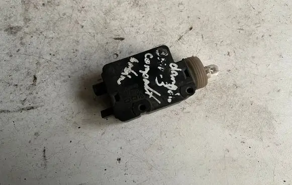 BMW 3 E36 Central locking motor 67118361140 40620532