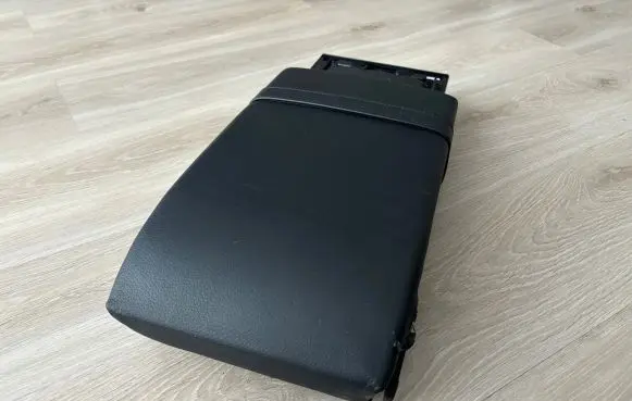 Mercedes-Benz E W211 Armrest 2119701730