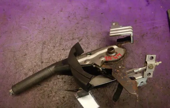 Handbrake/parking brake lever assembly