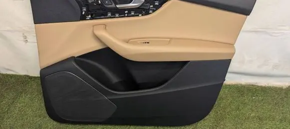 Audi Q8 Front door card panel trim