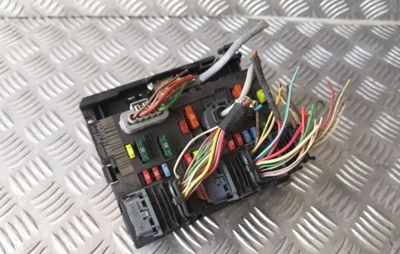 Peugeot 307 BSM Control unit 9659741880 BSML04 BSML0400
