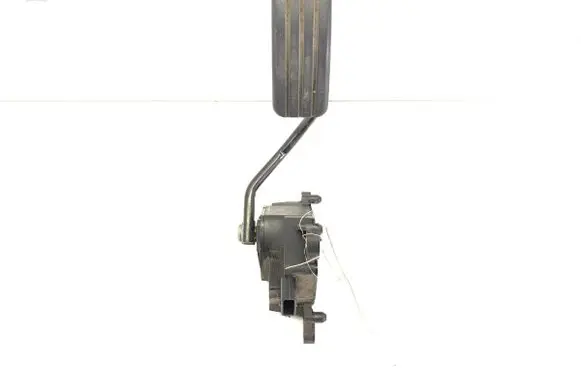 Accelerator throttle pedal