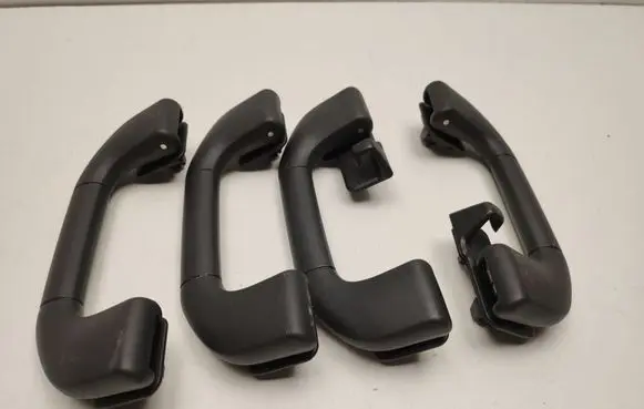 Mercedes-Benz E W212 Front interior roof grab handle A2048100051