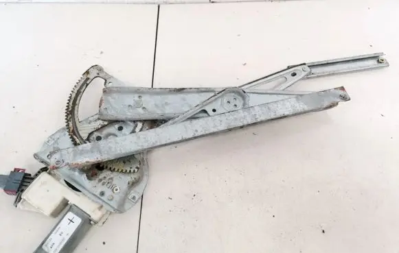 Toyota Avensis T250 Sliding door window regulator with motor