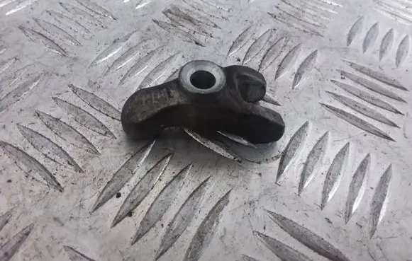 Opel Zafira B Fuel Injector clamp holder
