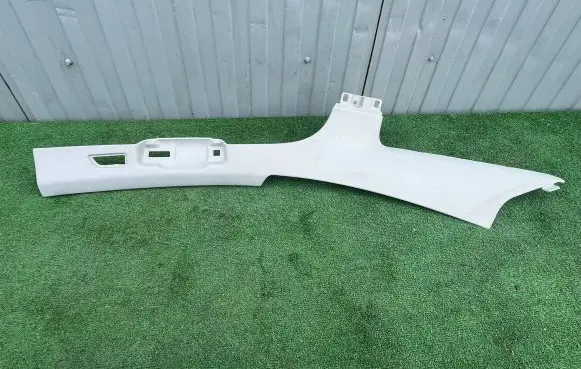 (D)pillar trim (top)