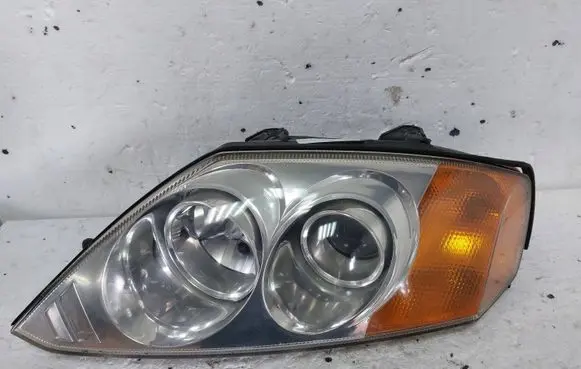 Hyundai Tiburon Headlight/headlamp