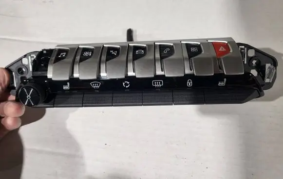 Peugeot 3008 II A set of switches 28581372