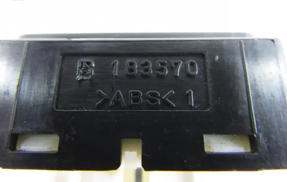 Mitsubishi Outlander Wing mirror switch 1835670