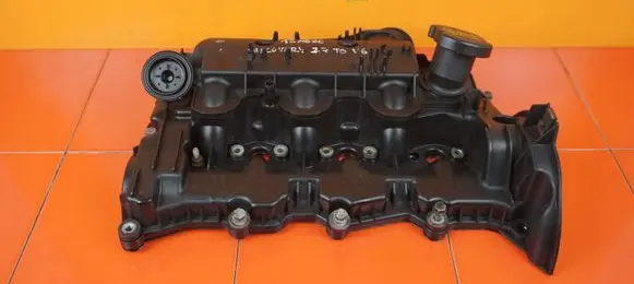 Land Rover Discovery 3 - LR3 Rocker cam cover 4S7Q9424HG 276DT