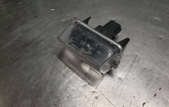 Toyota Auris E180 Number plate light