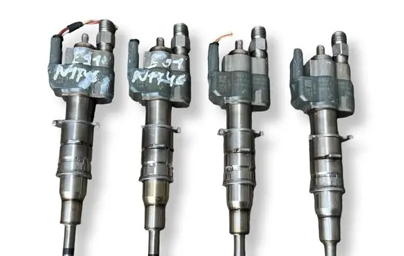 BMW 3 E90 E91 Fuel injector 13537589048 7589048