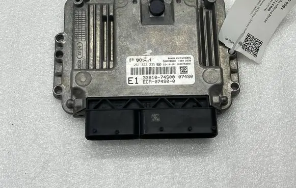 Suzuki Vitara (LY) Engine control unit/module 3391074S00