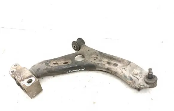 Volkswagen PASSAT B7 Front lower control arm/wishbone