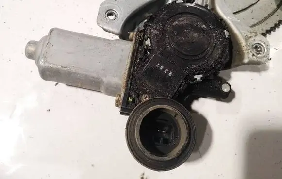Toyota Avensis Verso Rear door window regulator motor 8571044050 85710-44050