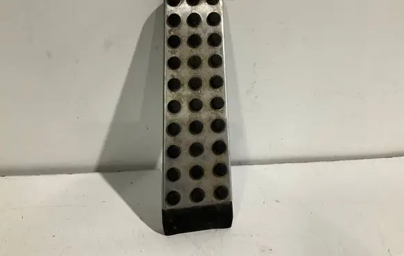 Mercedes-Benz E W211 Accelerator throttle pedal A1703000082