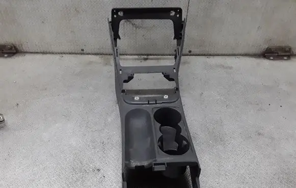 Volkswagen Golf Plus Center console 5M1863243B