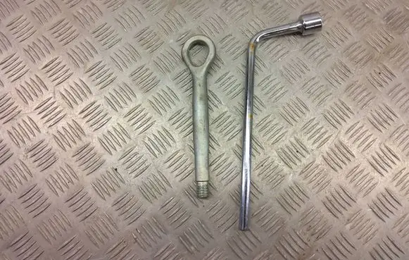 Lexus GS 300 350 430 450H Towing hook eye 