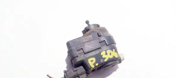 Peugeot 306 Headlight level adjustment motor 16h48