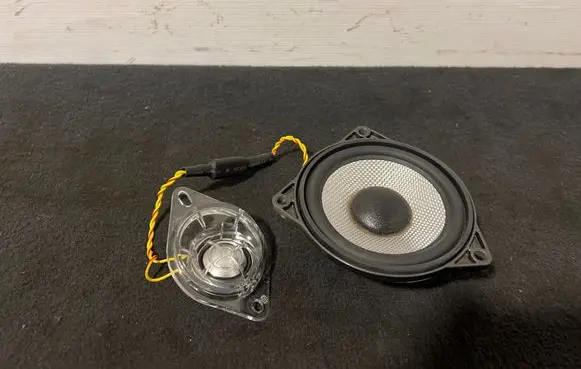BMW 8 G14 Parcel shelf speaker 9279632 9279631