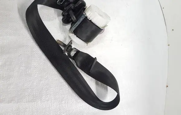 Ford Grand C-MAX Rear seatbelt 33035173b