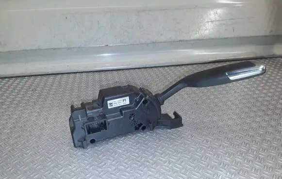 Citroen C4 I Picasso Gear shifter/selector 96811352XT