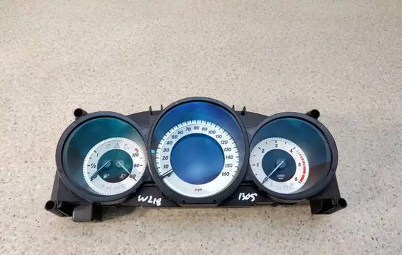 Mercedes-Benz CLS C218 X218 Speedometer (instrument cluster) A2189007004