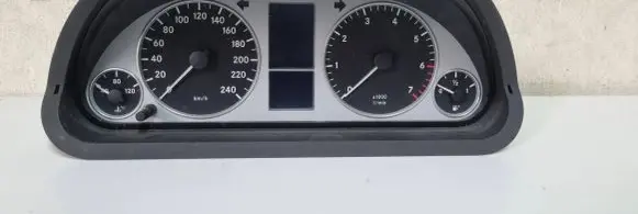 Mercedes-Benz A W169 Speedometer (instrument cluster) A1695401448 0263643224 A1695404411