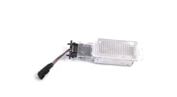 Volkswagen Touareg II Front seat light 8L0947565
