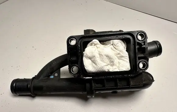 Volvo V70 Thermostat/thermostat housing 9670253780 PA66GF30 042651