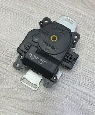 Mitsubishi Grandis Air flap motor/actuator 0637007321