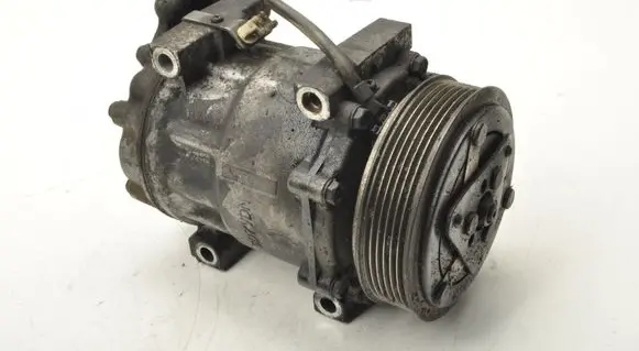 Volvo V50 Air conditioning (A/C) compressor (pump) 3M5H19D629TA