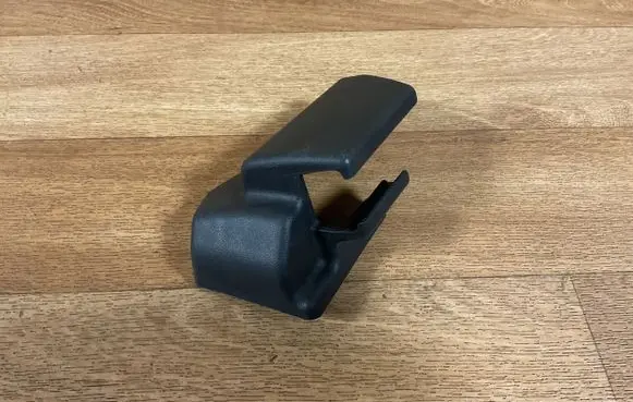 Toyota Avensis T250 Front driver seat rail trim 7215805040