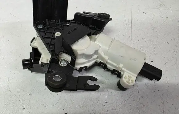 Opel Grandland X Tailgate boot lock/latch motor 9687233280