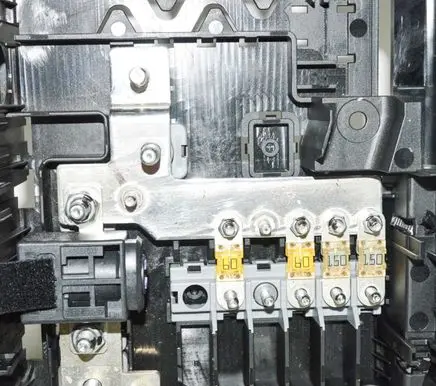 Volkswagen Touareg I Fuse box set 7L0937548C