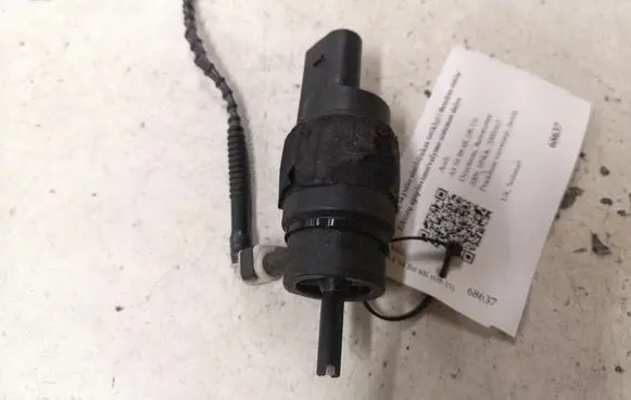 Audi A4 S4 B8 8K Windscreen/windshield washer pump 8K5955647