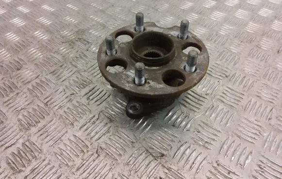 Lexus RX 300 Rear wheel hub