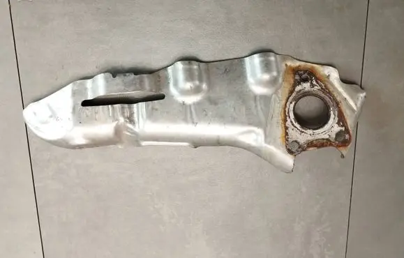 Renault Kadjar Exhaust heat shield 140133244R
