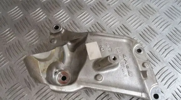 Mercedes-Benz GLC X253 C253 Engine mount bracket 