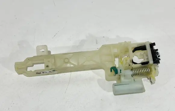 KIA Niro Front door exterior handle/bracket 
