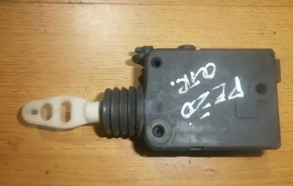 Peugeot 406 Central locking motor 