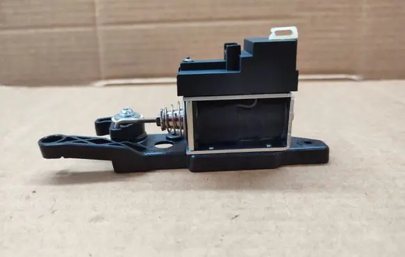 BMW X5 E70 Glove box lock 70P1367