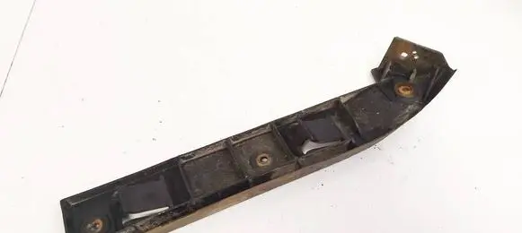 Front bumper mounting bracket