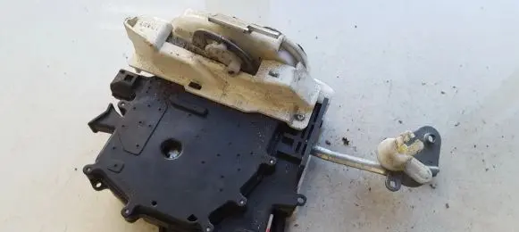 Mitsubishi Lancer X Front door lock 10427