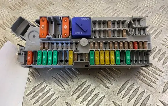 BMW 5 G30 G31 Fuse module 9350313