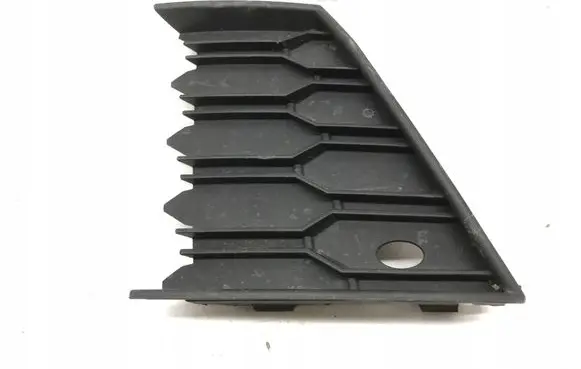 Skoda Fabia Mk3 (NJ) Front bumper lower grill 6V0853666A