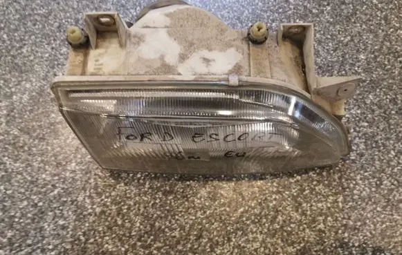 Ford Escort Headlight/headlamp 93AG13005C2C