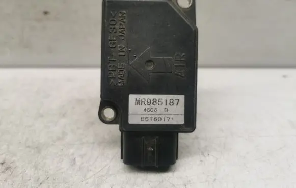 Mitsubishi Grandis Mass air flow meter MR985187