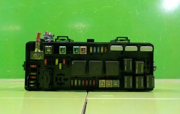 Chrysler 300 - 300C Fuse box set 58835A BEZPIECZNIKOW