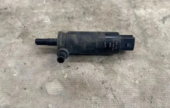 Audi A3 S3 8V Windscreen/windshield washer pump 6R0955681